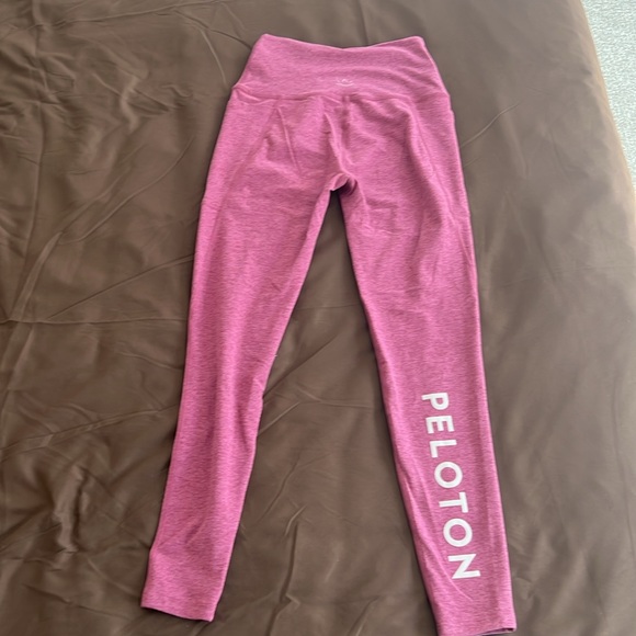 Beyond Yoga Peloton leggings - Picture 2 of 4
